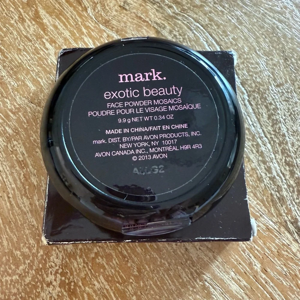 NWT Avon Mark Exotic Beauty Face Powder Mosaics Shimmer Highlight Illuminate